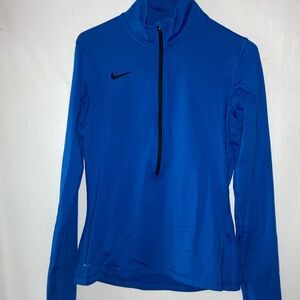 NIKE DRI FIT PULLOVER